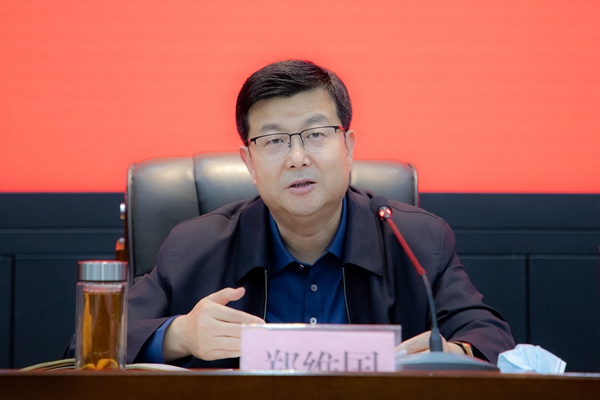 厅党组书记、厅长郑维国主持会议_副本.jpg