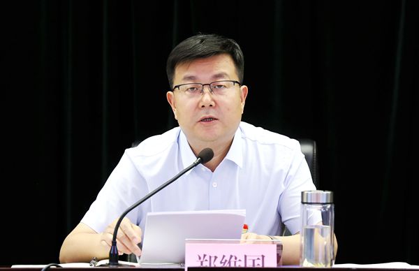 郑维国厅长讲专题党课_副本.jpg